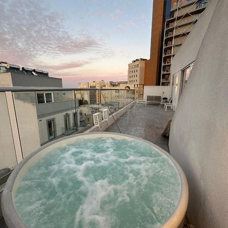 Paceville Sea View Penthouse With Jacuzzi! St. Julian's Exterior foto