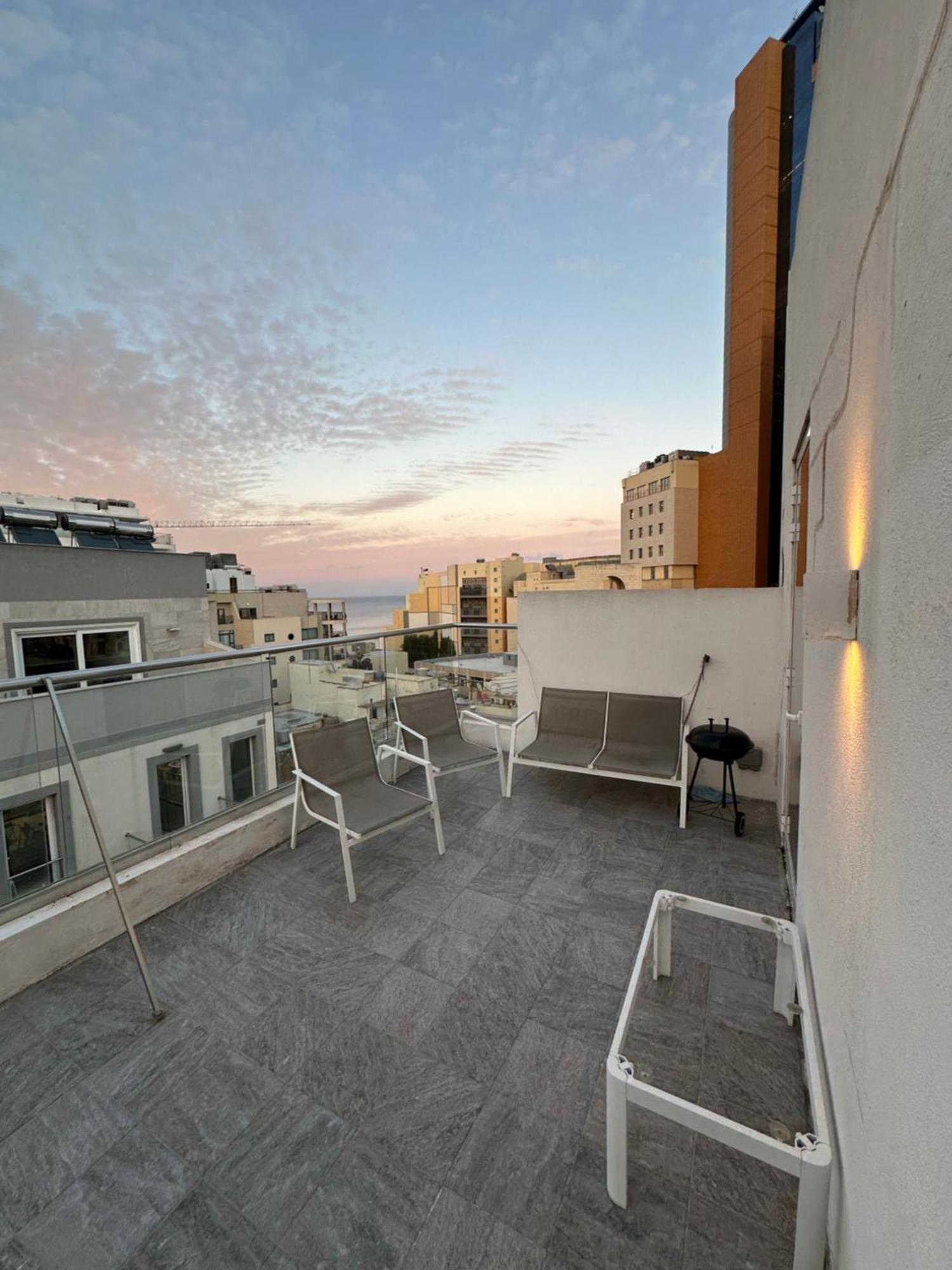 Paceville Sea View Penthouse With Jacuzzi! St. Julian's Exterior foto