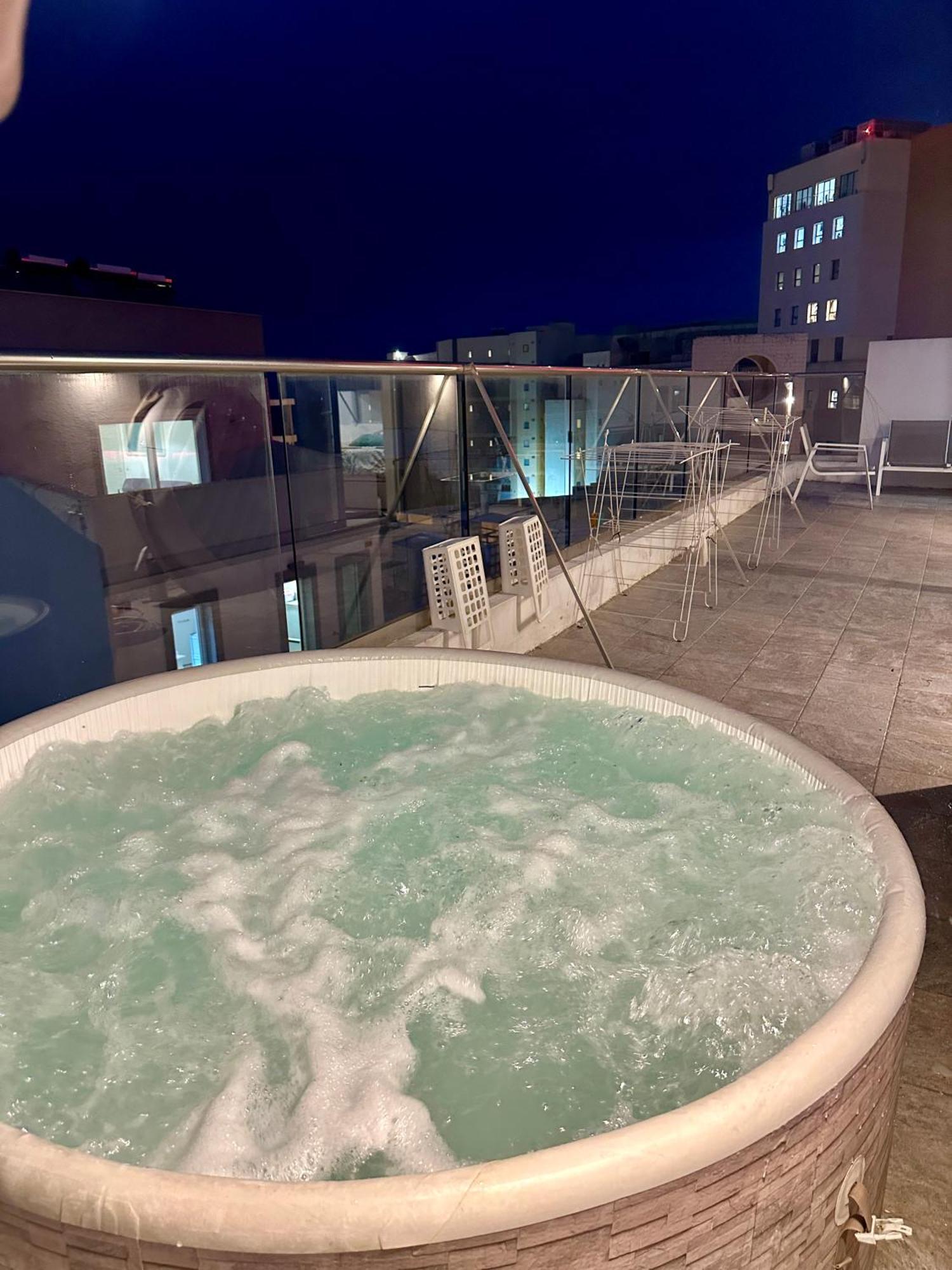 Paceville Sea View Penthouse With Jacuzzi! St. Julian's Exterior foto