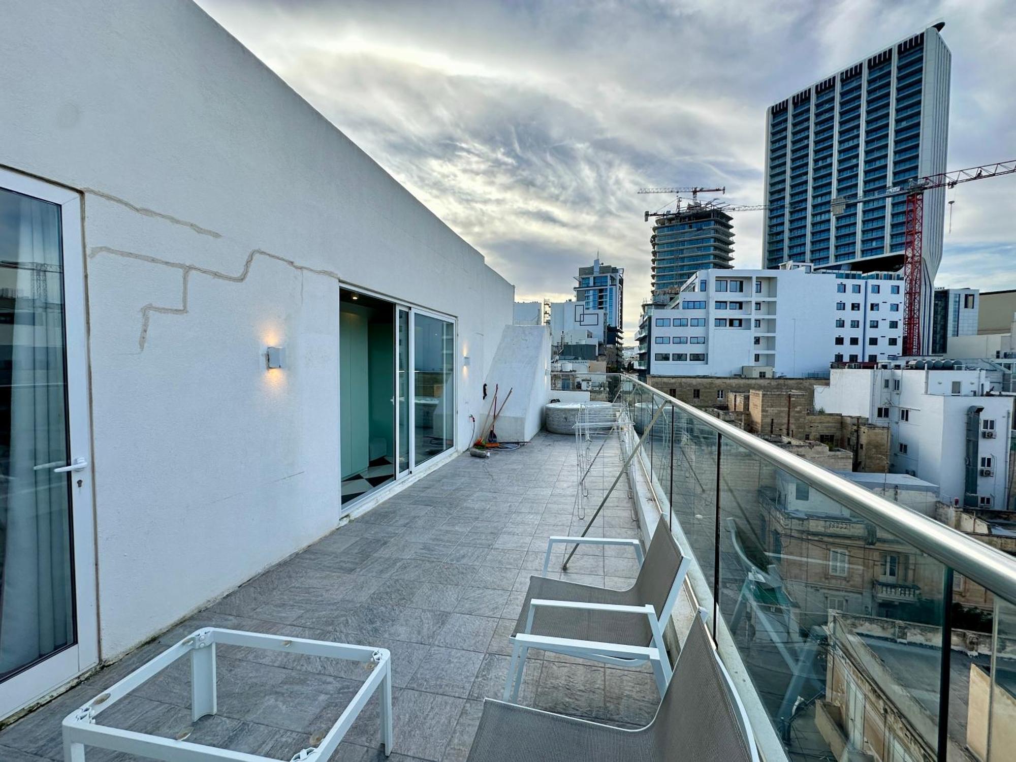 Paceville Sea View Penthouse With Jacuzzi! St. Julian's Exterior foto